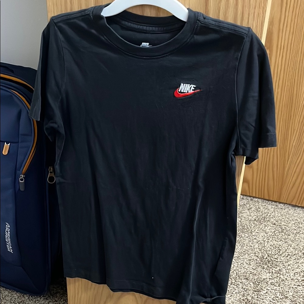 Nike Black Short Sleeve Tee Classic Design